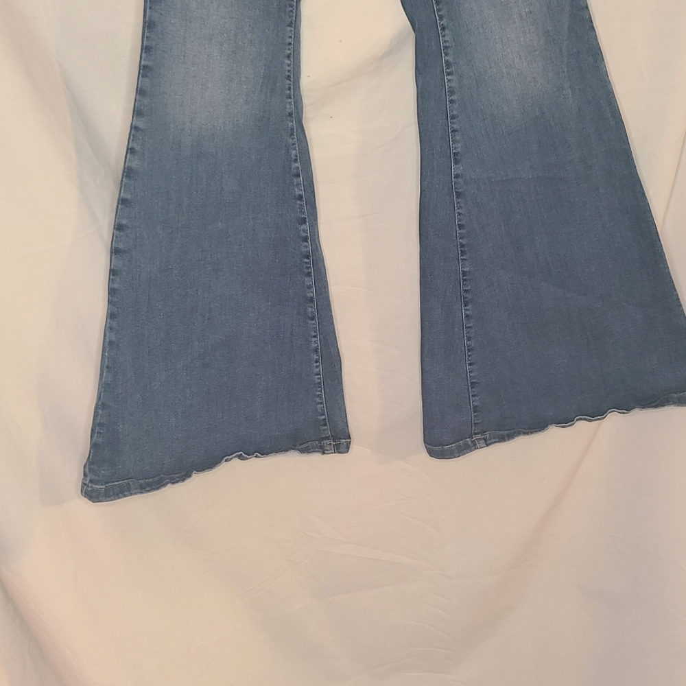 Free People Bell Bottom Jeans, Size 30R - Picture 3 of 14